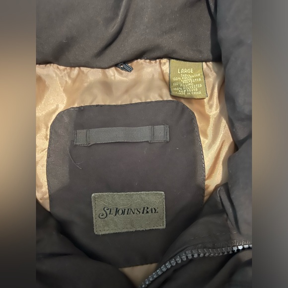 St. John’s Bay puffer vest - Picture 2 of 7